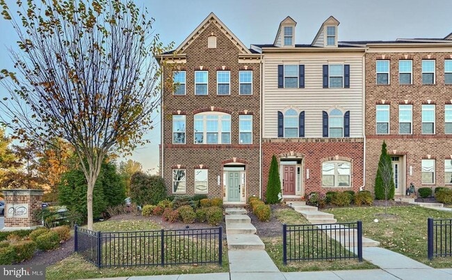 Building Photo - 10512 My Girl Pl