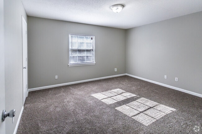 2 BR, 1.5 BA - 1194SF