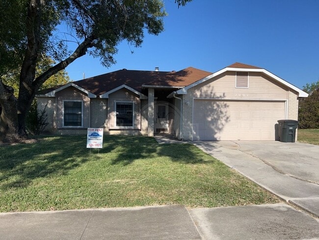 Building Photo - 2001 Meadowbrook Dr