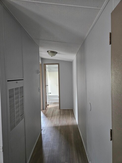 935 Calvert Dr