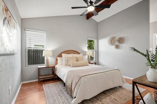 Photo - 3805 Tamil St