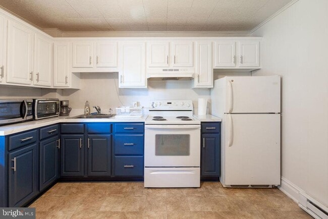 Building Photo - 315 Frederick St Unit A