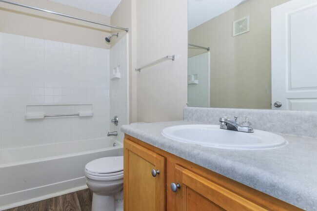 Lakeshore Crossing Apartments
