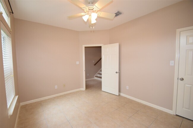 Photo - 722 Memorial Heights Dr