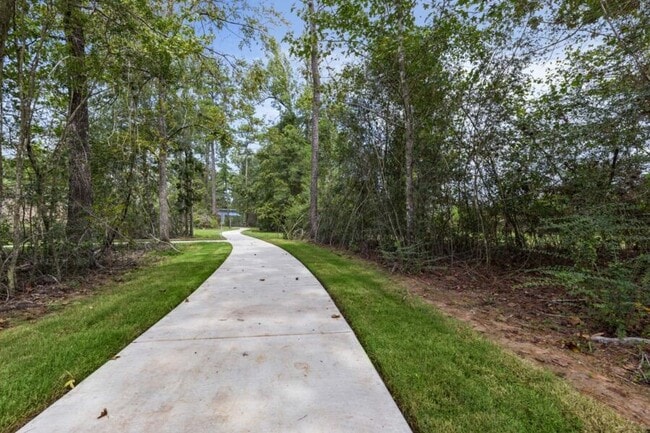 Building Photo - 277 Douglas Hls Dr