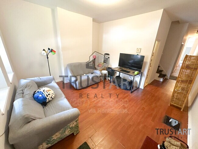 Photo - 2254 N Park Ave
