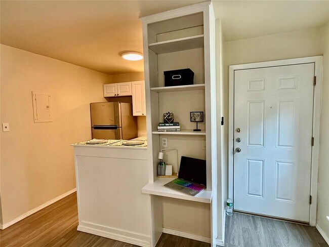 Photo - 1000 W 26th St Unit 107