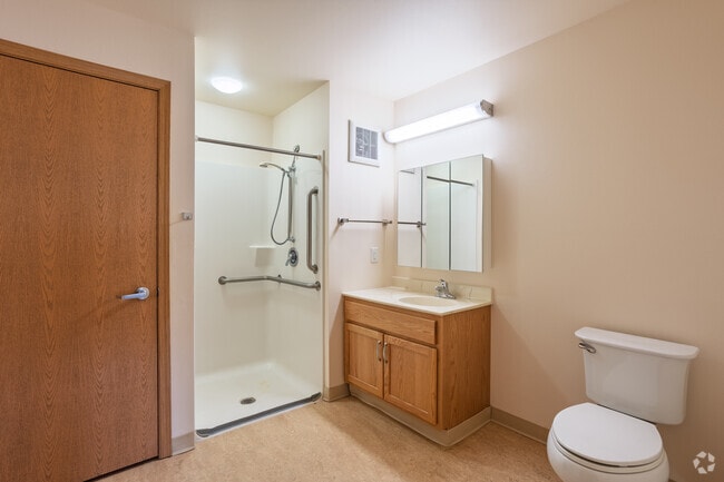 2BR, 2BA - 1,035SF - Primary Bathroom