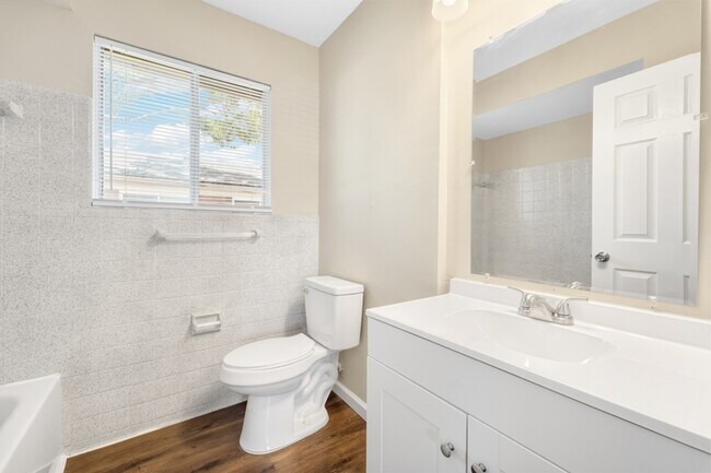 Photo - 1006 Montie Rd