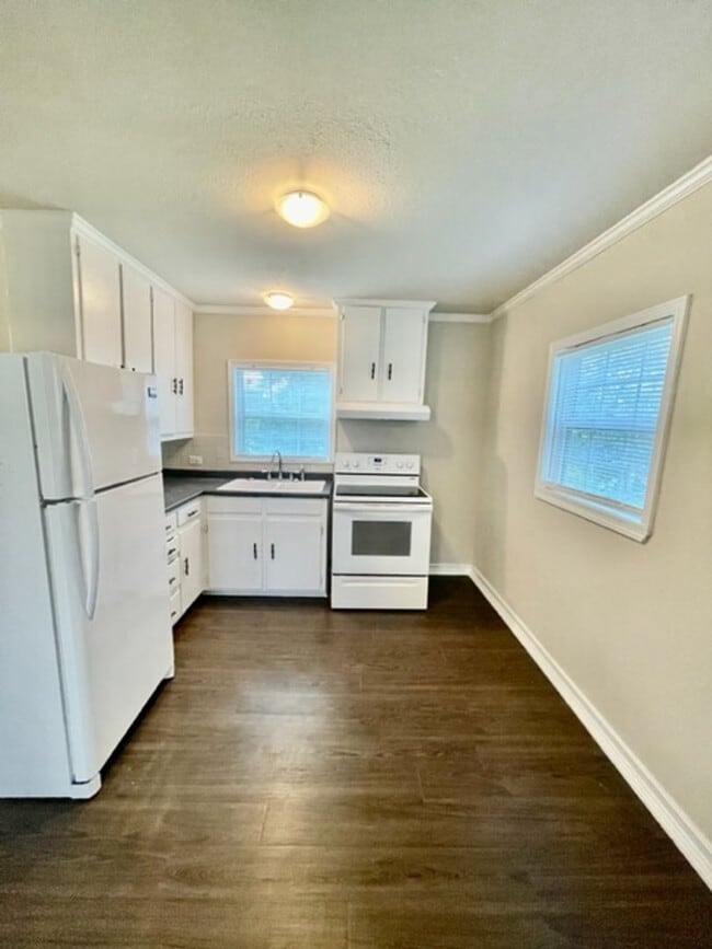 Photo - La Clede Properties Unidad 608 LaClede St.  B (upstairs)