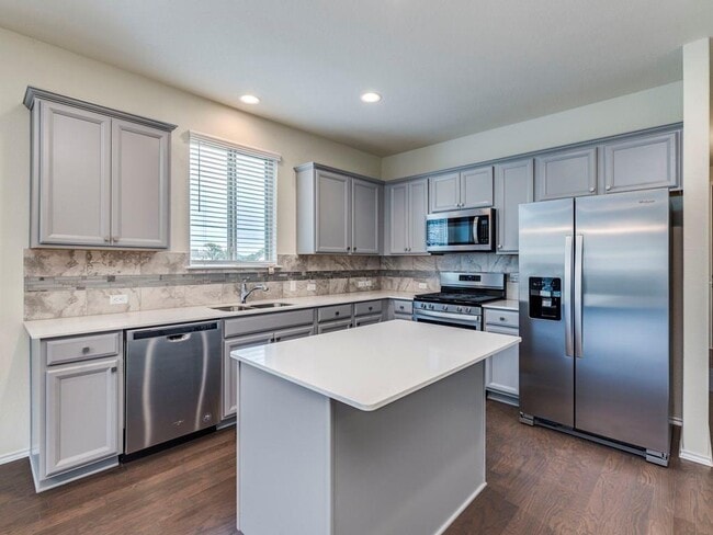 Photo - 504 Saturnia Dr