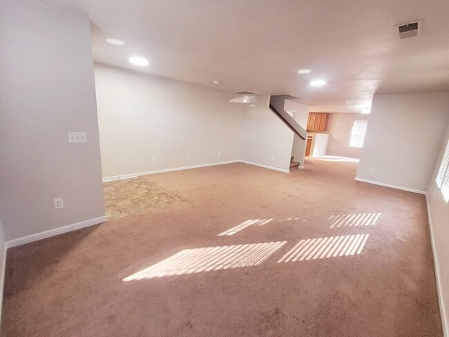 Photo - 250 Whitestone Dr NE