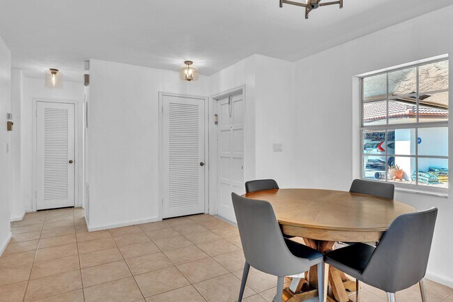 Photo - 313 NW 42nd St