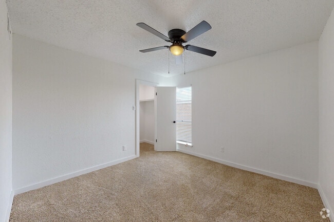 2BR, 1.5BA - 1036SF Townhouse