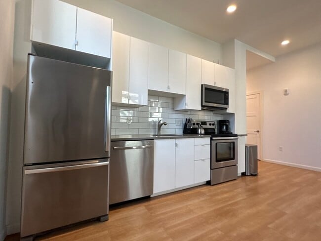 Building Photo - 76 Parker Hill Ave Unit 105