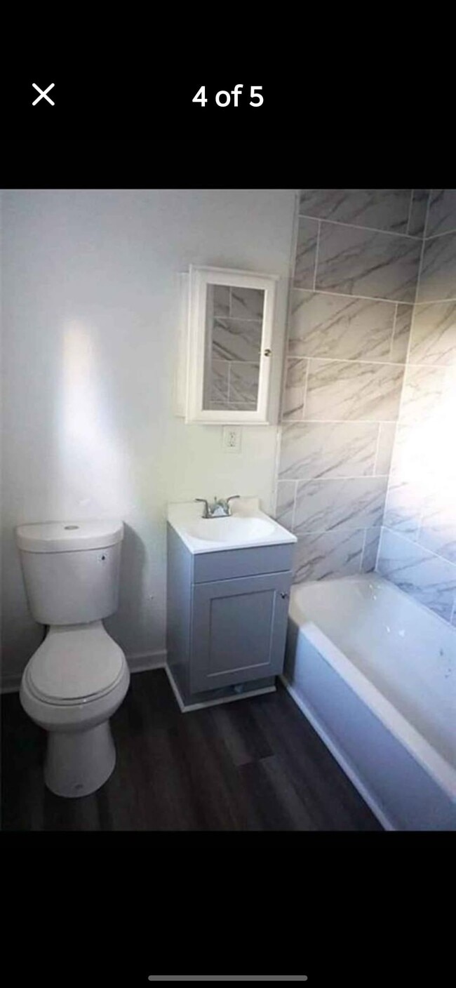 Photo - 2118 Leishman Ave