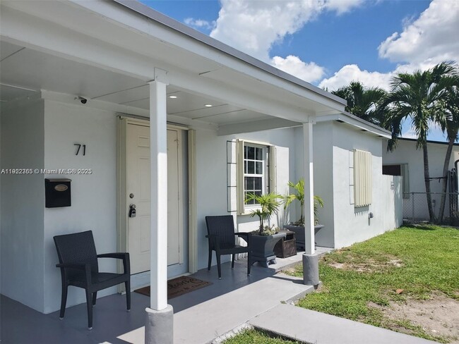 Photo - 71 E 43rd St