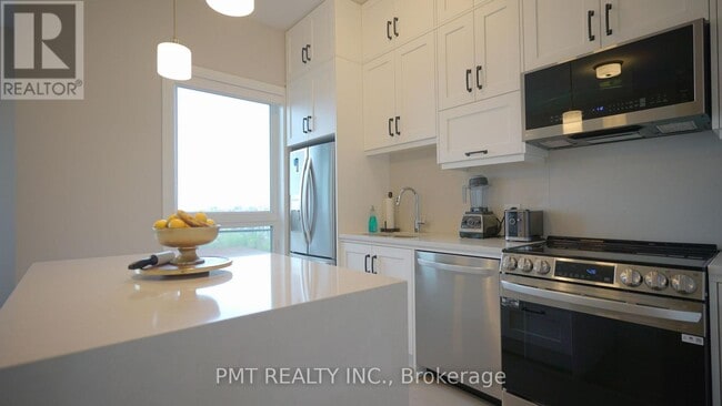 Photo - 3285 Carding Mill Trail Unit 502
