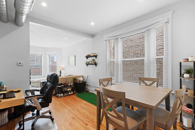 Photo - 848 W Sheridan Rd Unit 3F