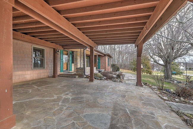 Photo - 563 Hales Chapel Rd