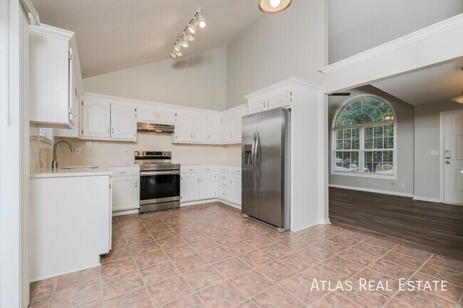 Photo - 8608 NE 111th St