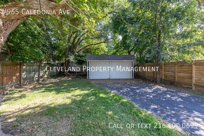 Photo - 965 Caledonia Ave