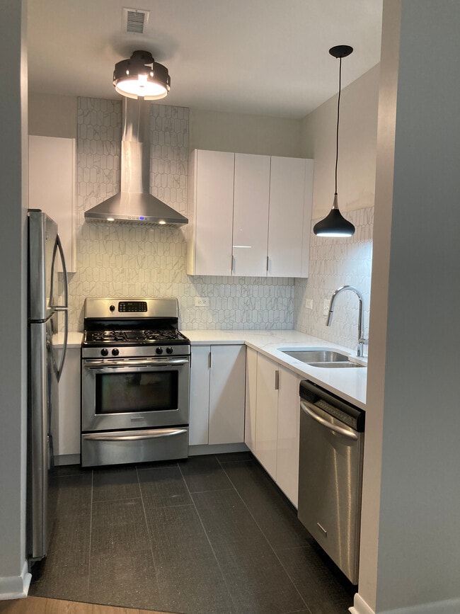 Photo - 1928 N Kedzie Ave Condo Unit 205