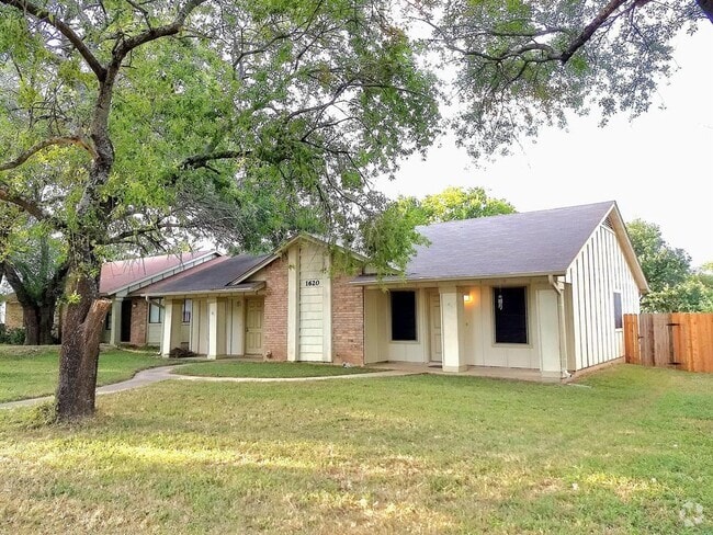 Building Photo - 1620 W Braker Ln Rental