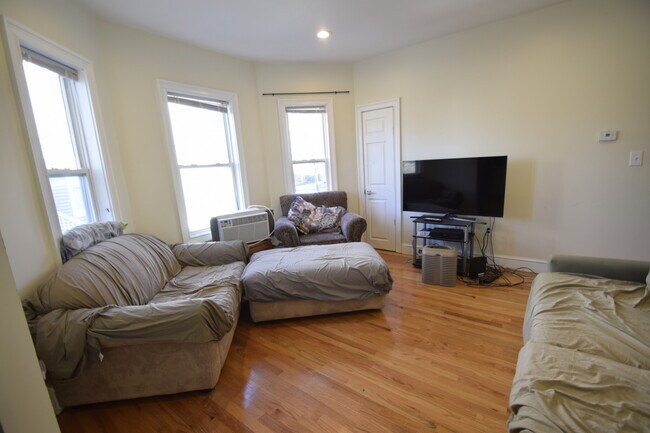 Photo - 9 Winter Hill Rd Unit 1