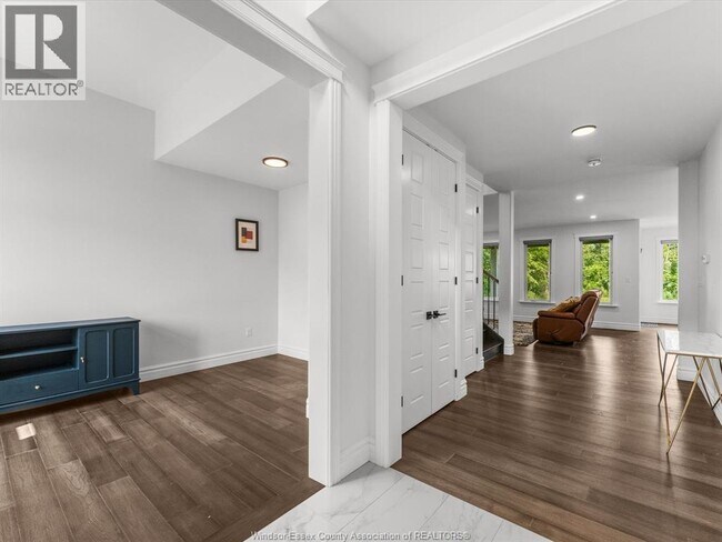 Photo - 93 Belleview Dr