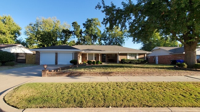 Building Photo - (3) Bed/(2.5) Bath Home on Cul-de-Sac Street AVAIL NOW!