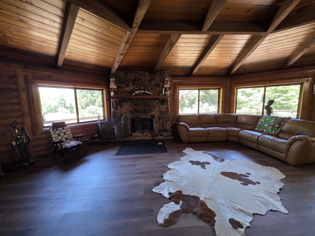 7068 Sandy Creek Rd