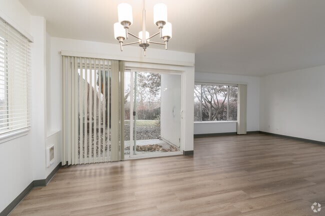 2BR, 1BA - 1100SF - Dining Room