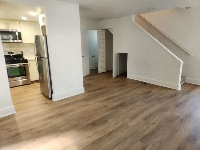 Photo - Clean and bright throughout, 2-bedroom, 1.5 Bathroom, two story unit in a great Windsor location!