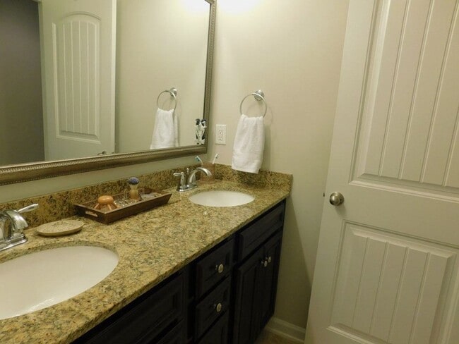 Photo - CUTE 4 BEDROOM AVAILABLE NOW