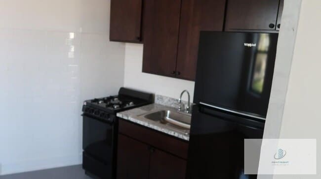 Photo - 5037 W Montrose Ave Unit 203