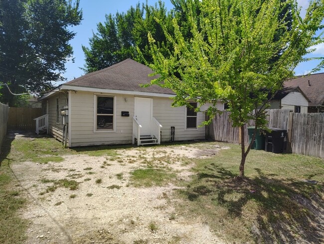 Building Photo - 7318 Laredo St
