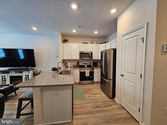 Photo - 33 Alexander Wy