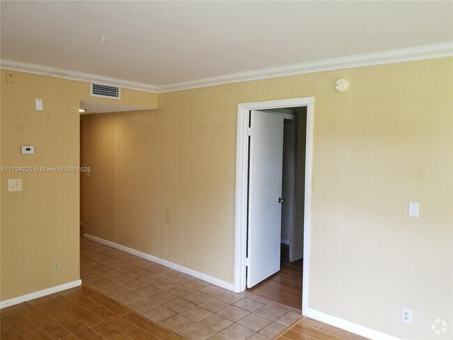 Building Photo - 4125 NW 88th Ave Unit 104 Rental