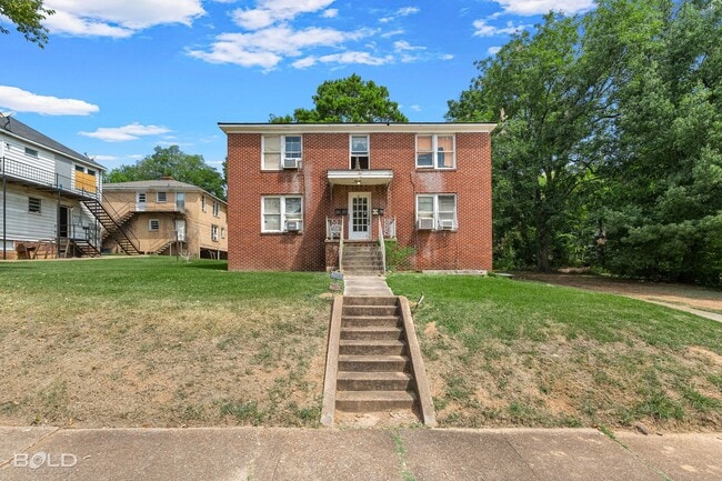Photo - 256 Wyandotte St