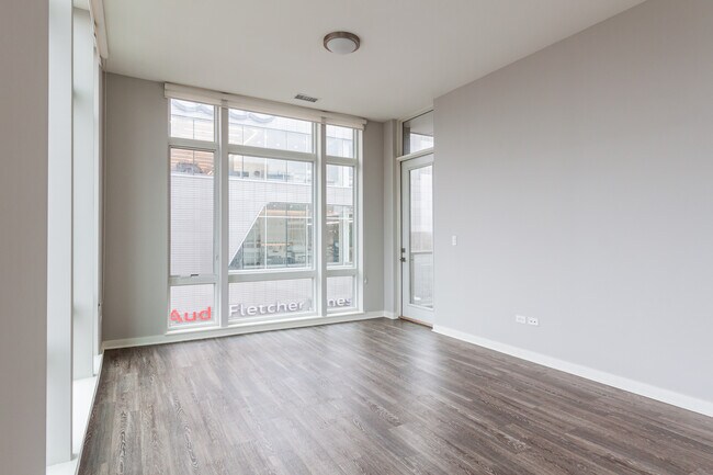 Photo - 1545 N Bosworth Ave