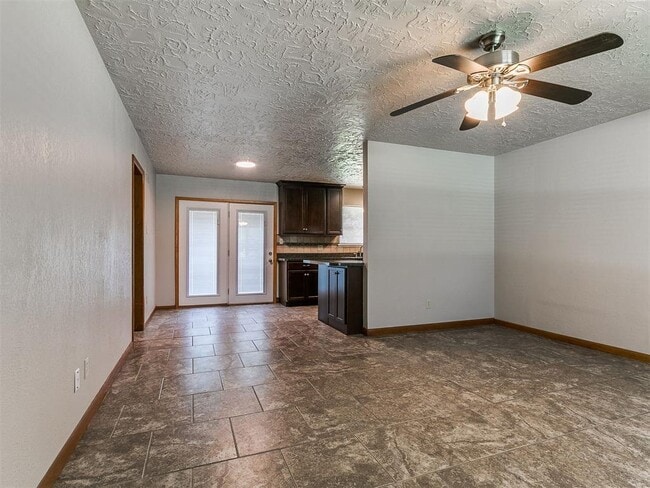 Photo - 212 S Mercedes Dr