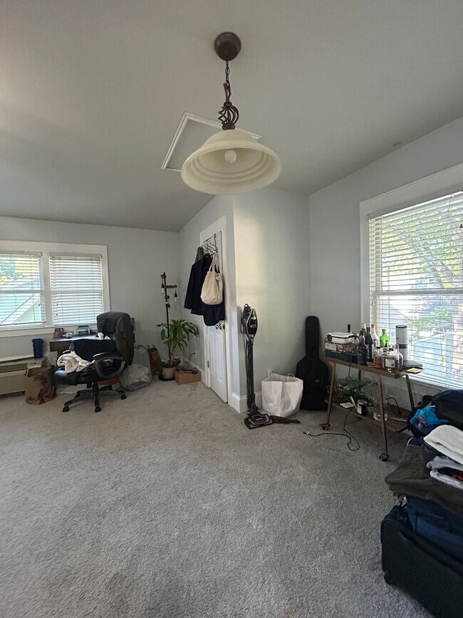Photo - Beautiful 1 bed/1 bath near Duke utilities included and off street parking!