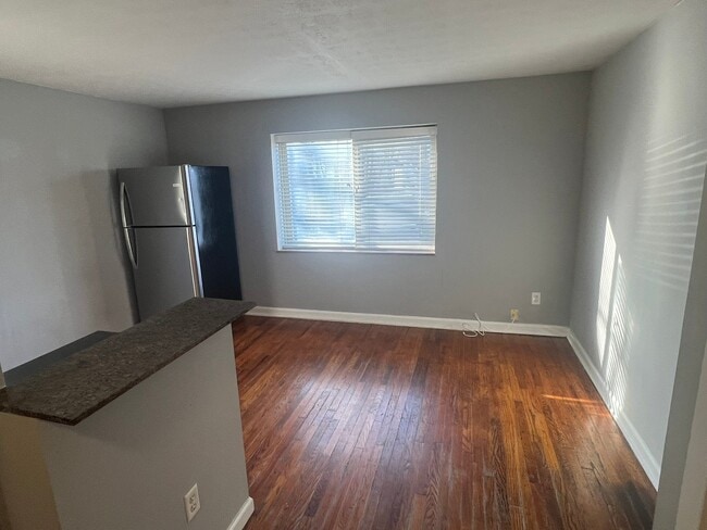 Photo - 2519 Indianola Ave Unidad G