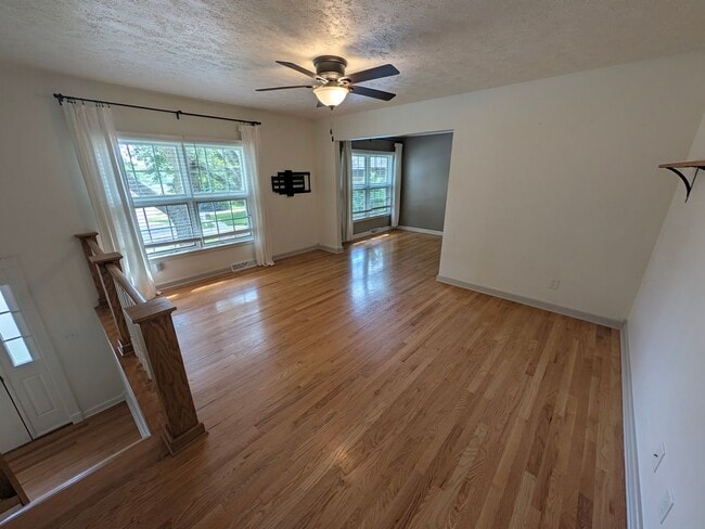 Photo - 808 Leprechaun Ln