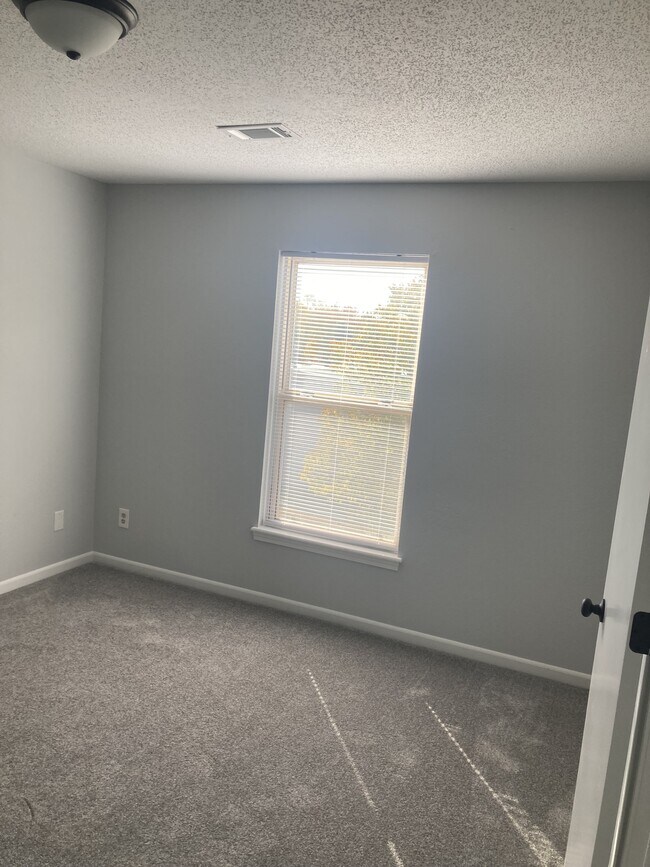 1883 Chickadee 1 Townhome Townhome Rental in Kearney MO