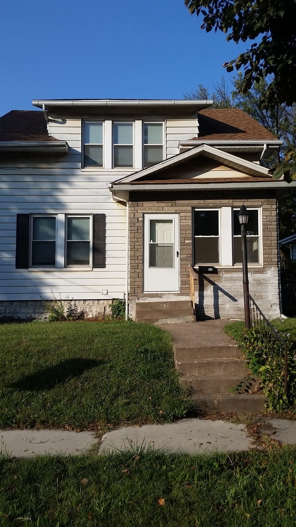 Building Photo - 2 bedroom house in Davenport