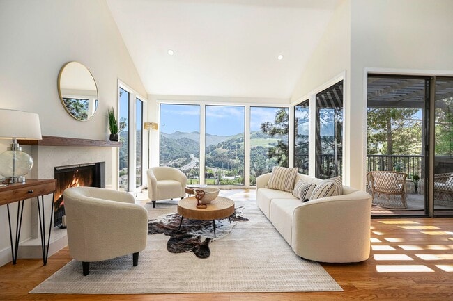 Photo - BREATHTAKING VIEWS!