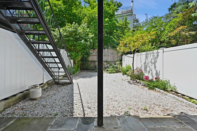 Photo - 5823 Fieldston Rd