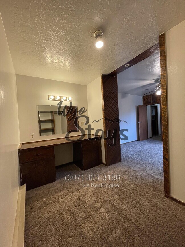 Photo - 409 S Brooks St Unidad 1